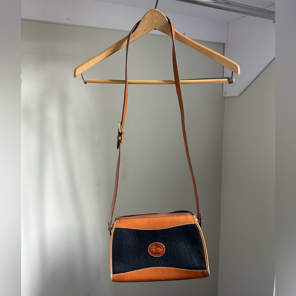 VTG 90s Rare Dooney & Bourke Crossbody Black and Brown Bag - Picture 3 of 3